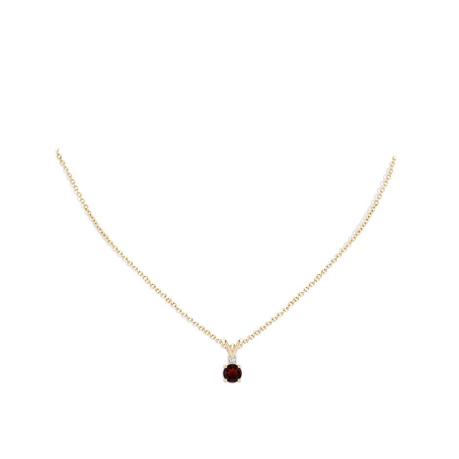 6mm AA Round Garnet Solitaire V-Bale Pendant with Diamond in Yellow Gold pen