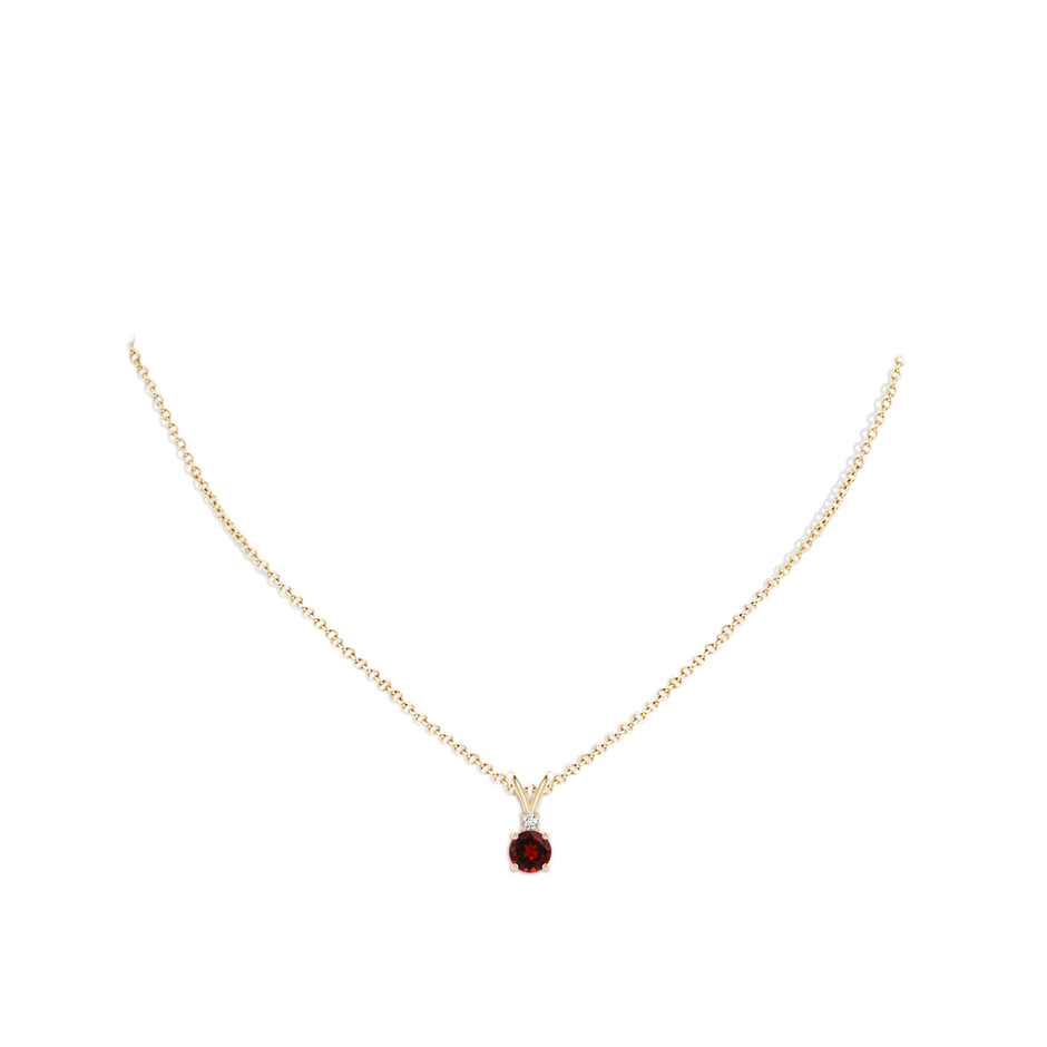 6mm AAAA Round Garnet Solitaire V-Bale Pendant with Diamond in Yellow Gold pen