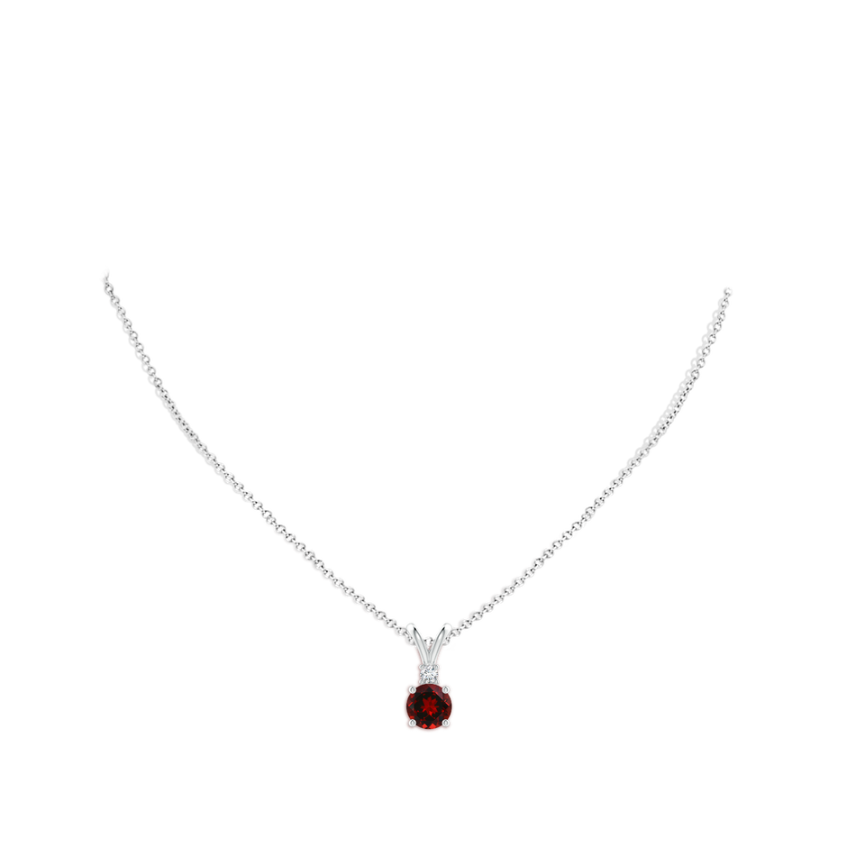 8mm AAAA Round Garnet Solitaire V-Bale Pendant with Diamond in White Gold pen