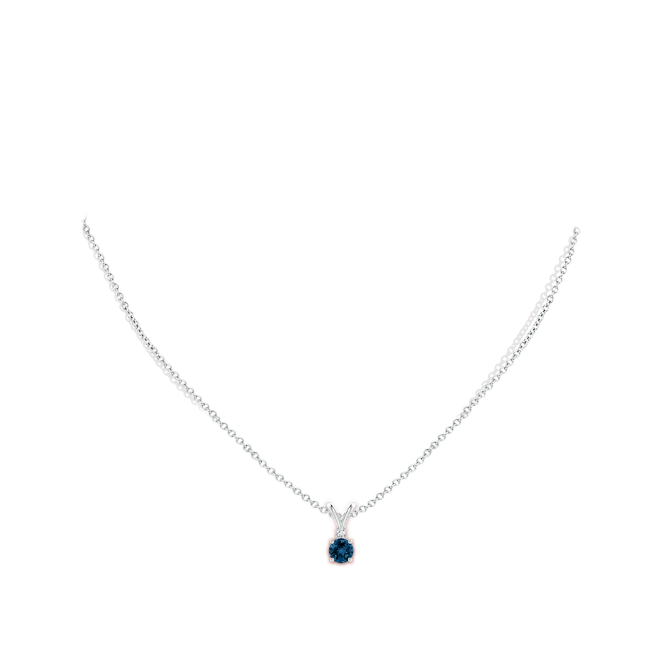 5mm AAA Round London Blue Topaz Solitaire Pendant with Diamond in P950 Platinum pen