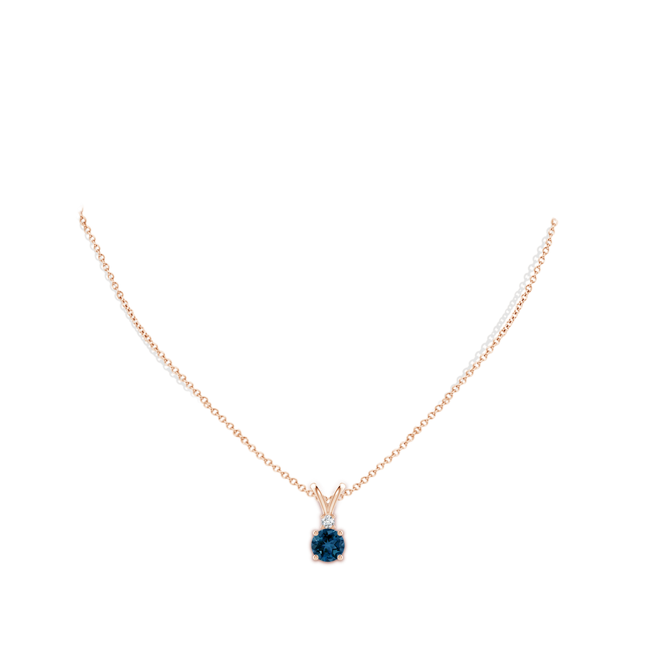 7mm AAA Round London Blue Topaz Solitaire Pendant with Diamond in Rose Gold pen