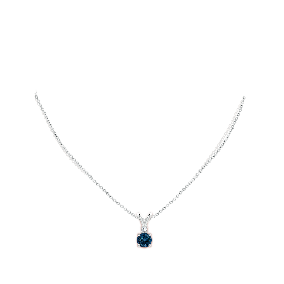 7mm AAAA Round London Blue Topaz Solitaire Pendant with Diamond in P950 Platinum pen
