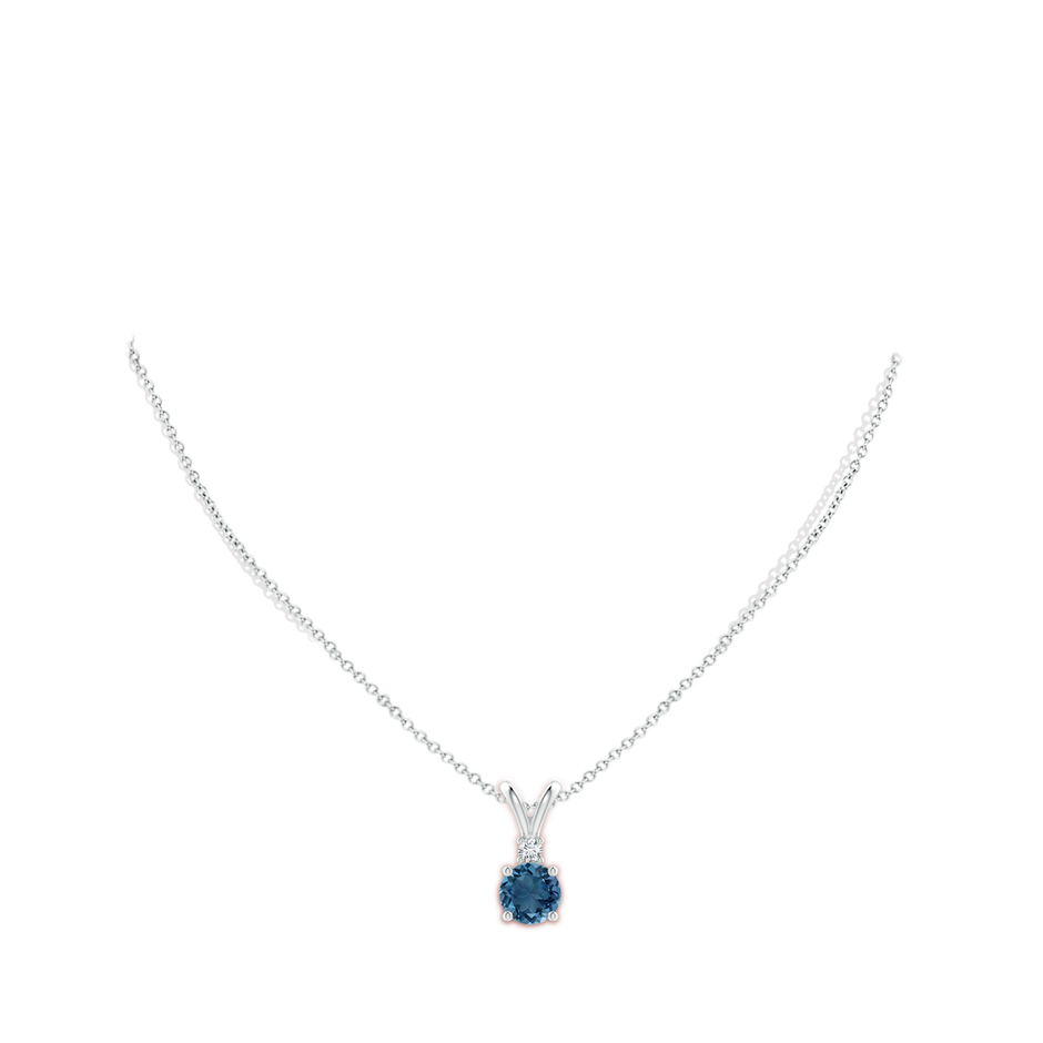 8mm AA Round London Blue Topaz Solitaire Pendant with Diamond in P950 Platinum pen