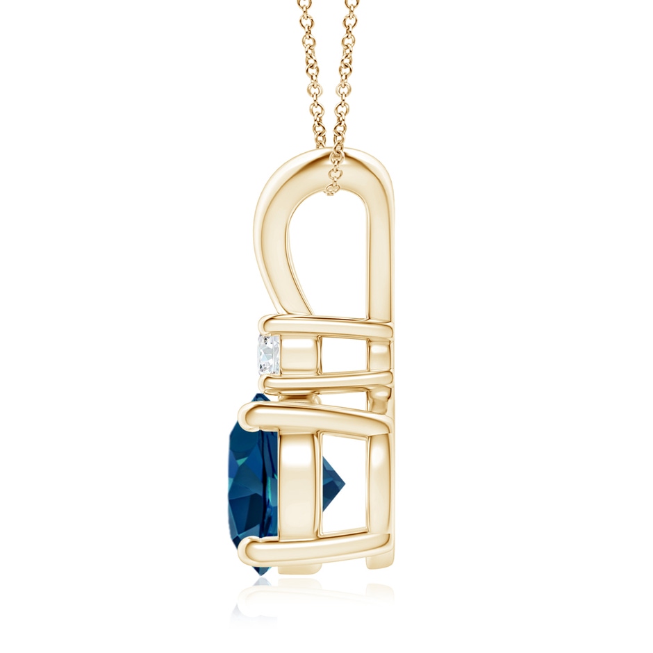 8mm AAAA Round London Blue Topaz Solitaire Pendant with Diamond in Yellow Gold side 199