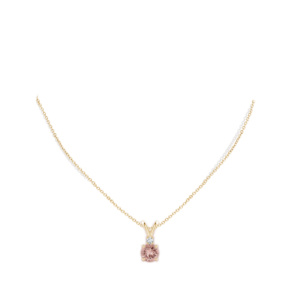 8mm AAAA Round Morganite Solitaire V-Bale Pendant with Diamond in Yellow Gold pen