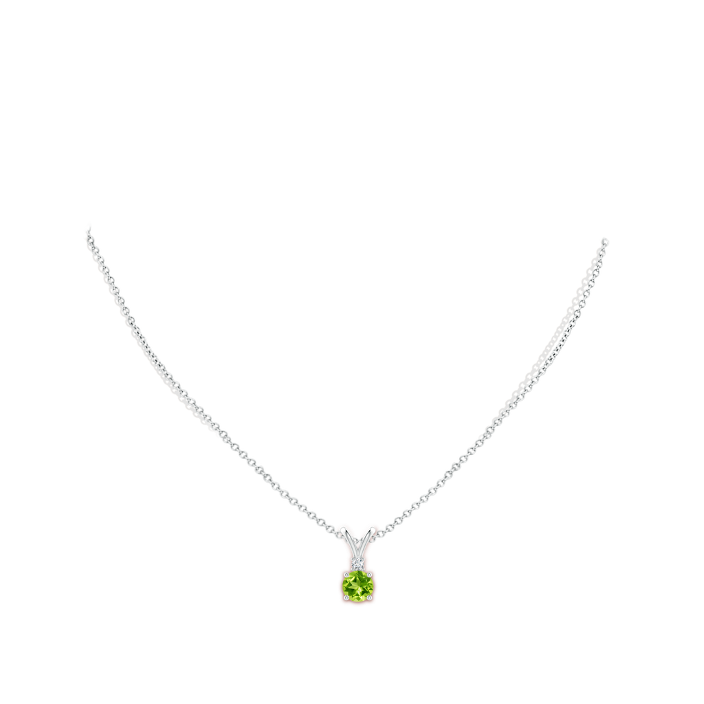 6mm AAA Round Peridot Solitaire V-Bale Pendant with Diamond in White Gold Body-Neck
