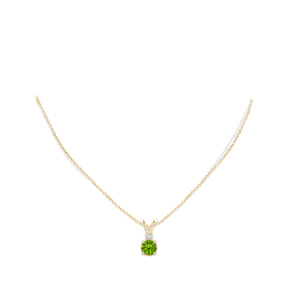 7mm AAAA Round Peridot Solitaire V-Bale Pendant with Diamond in Yellow Gold body-neck