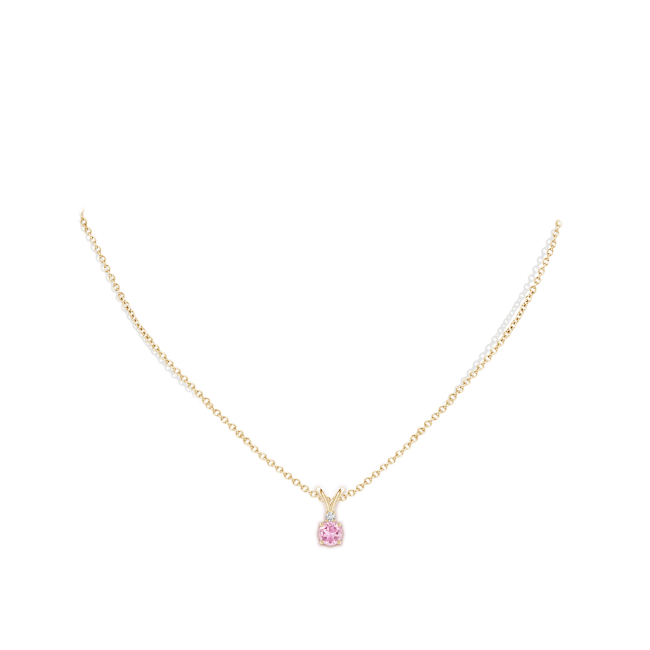 5mm A Round Pink Tourmaline Solitaire V-Bale Pendant with Diamond in Yellow Gold pen