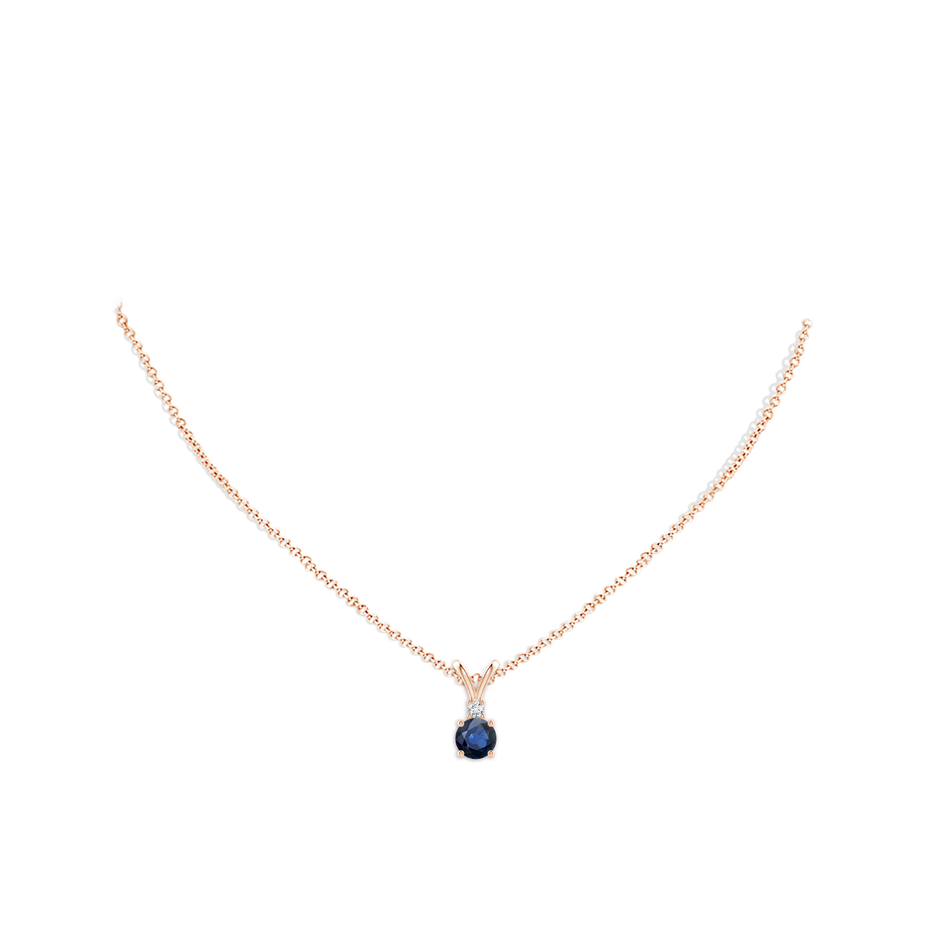 6mm AA Round Blue Sapphire Solitaire V-Bale Pendant with Diamond in Rose Gold pen