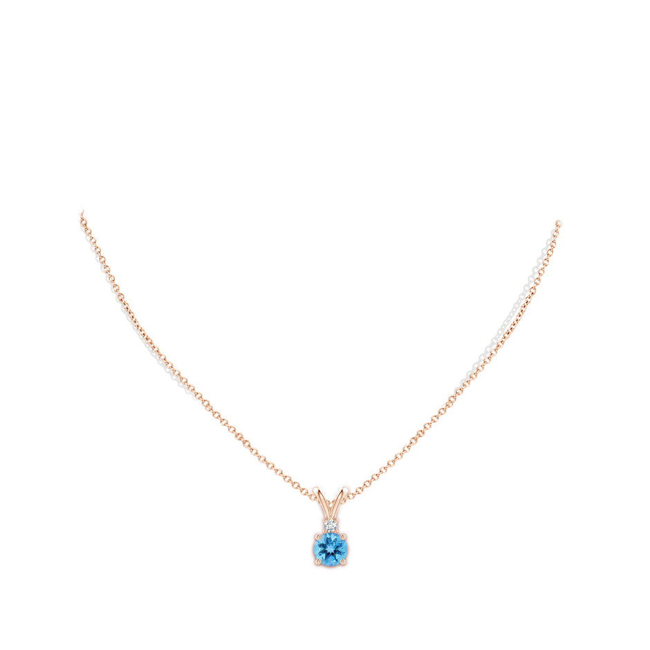 7mm AA Round Swiss Blue Topaz Solitaire V-Bale Pendant with Diamond in Rose Gold pen