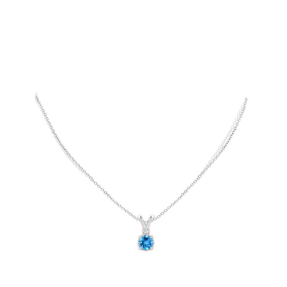 7mm AAA Round Swiss Blue Topaz Solitaire V-Bale Pendant with Diamond in S999 Silver pen