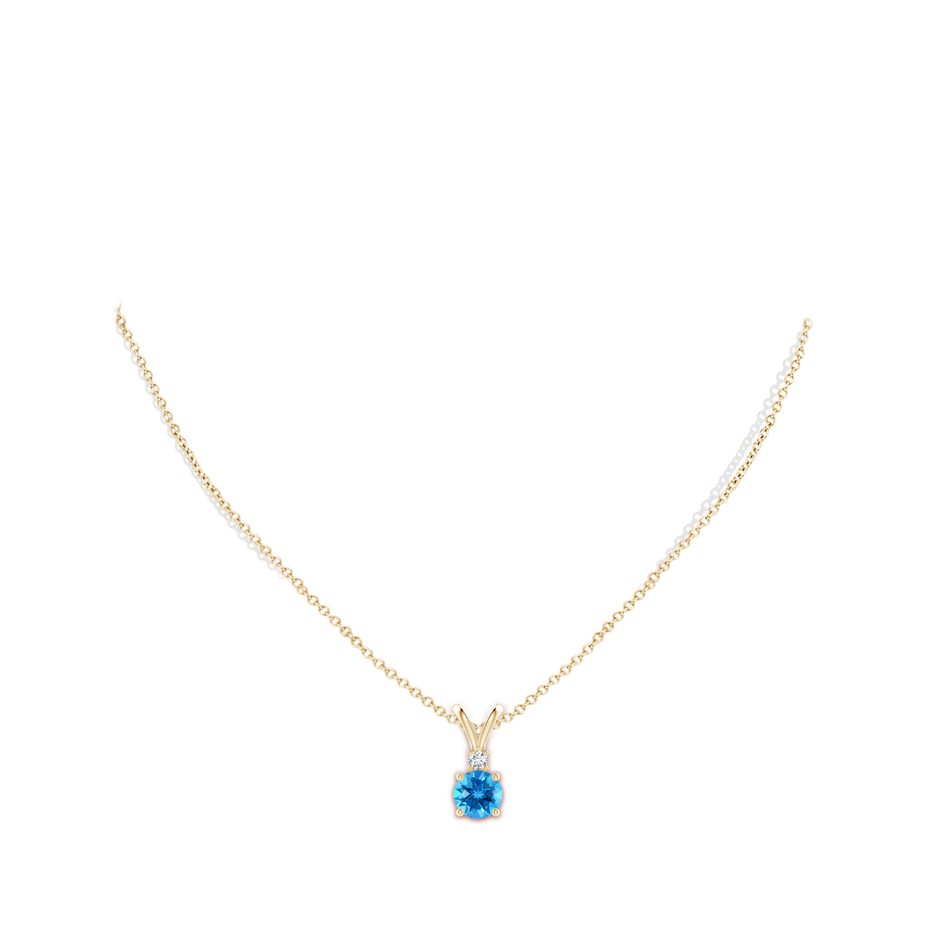 7mm AAAA Round Swiss Blue Topaz Solitaire V-Bale Pendant with Diamond in Yellow Gold pen