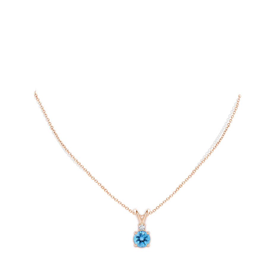 8mm AA Round Swiss Blue Topaz Solitaire V-Bale Pendant with Diamond in Rose Gold pen