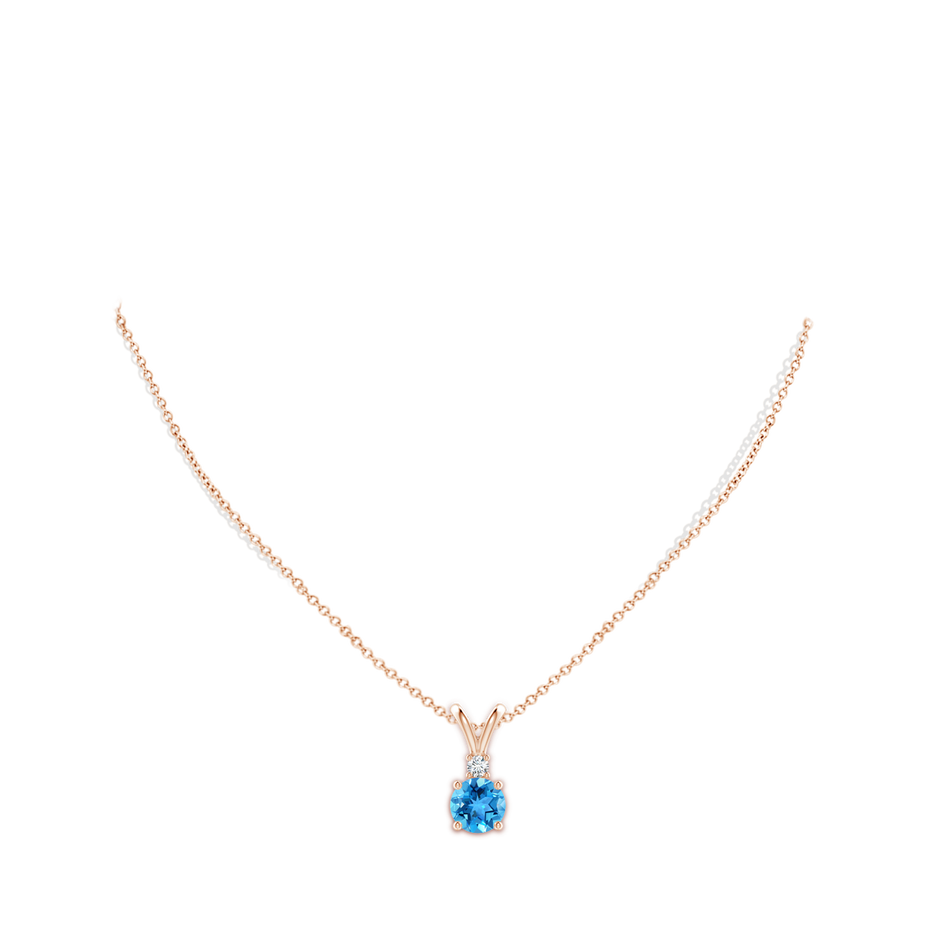 8mm AAA Round Swiss Blue Topaz Solitaire V-Bale Pendant with Diamond in Rose Gold pen