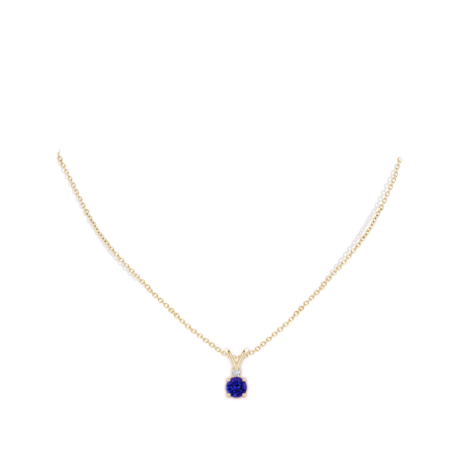 6mm AAAA Round Tanzanite Solitaire V-Bale Pendant with Diamond in Yellow Gold body-neck