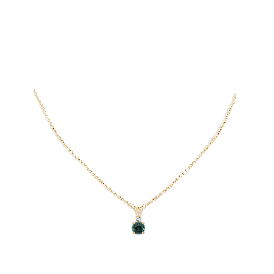 7.50-7.57x5.13mm AAA GIA Certified Teal montana sapphire Solitaire Pendant with Diamond V-Bale in Yellow Gold pen