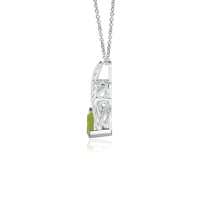 AA - Peridot / 0.6 CT / 14 KT White Gold