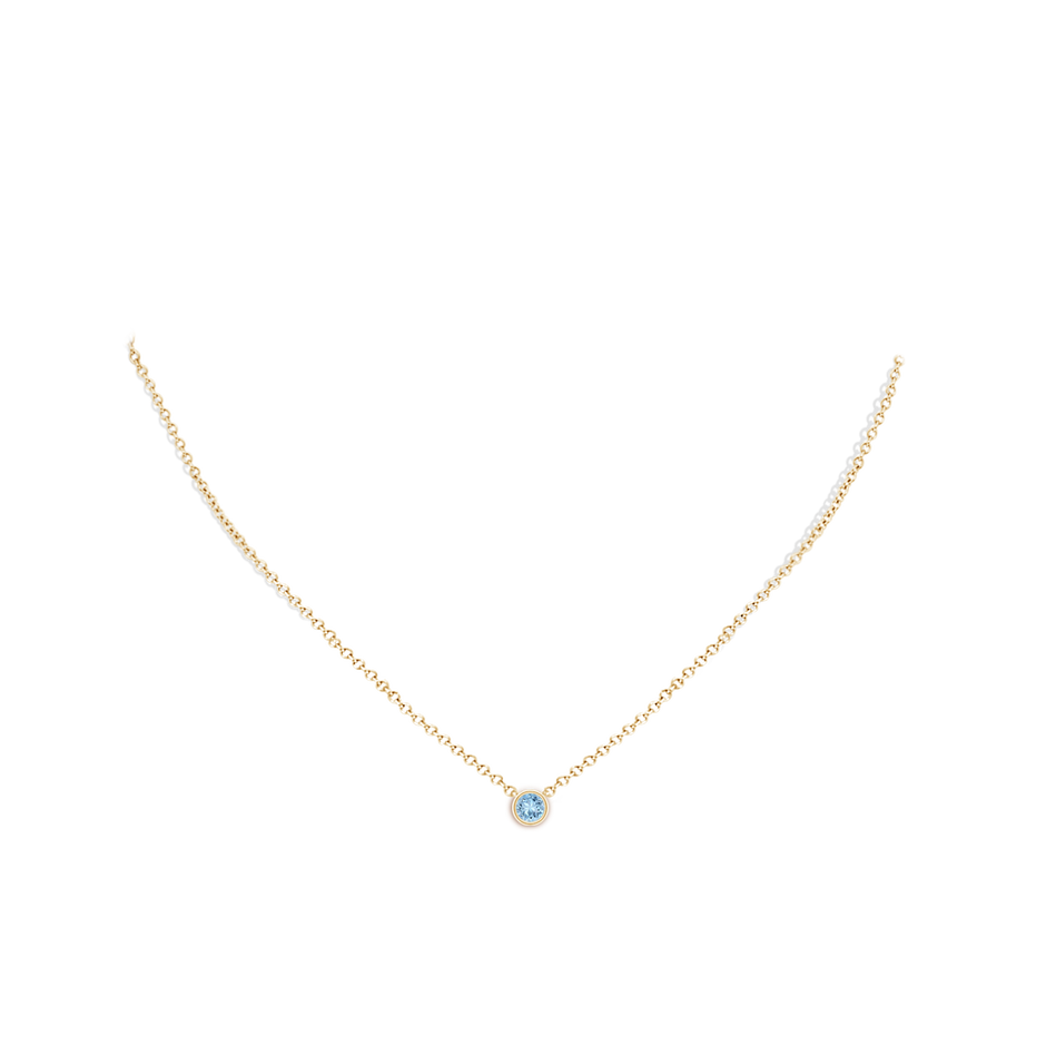 4mm AAA Bezel-Set Round Aquamarine Solitaire Pendant in Yellow Gold pen