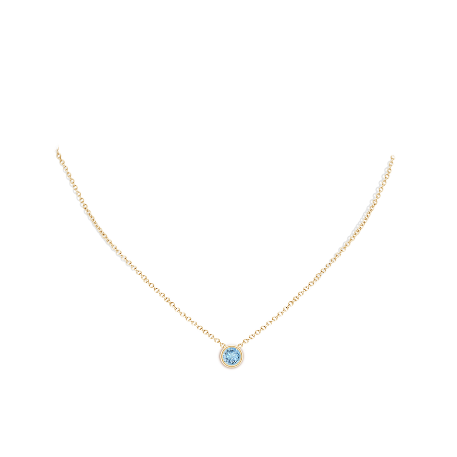 6mm AAAA Bezel-Set Round Aquamarine Solitaire Pendant in Yellow Gold pen