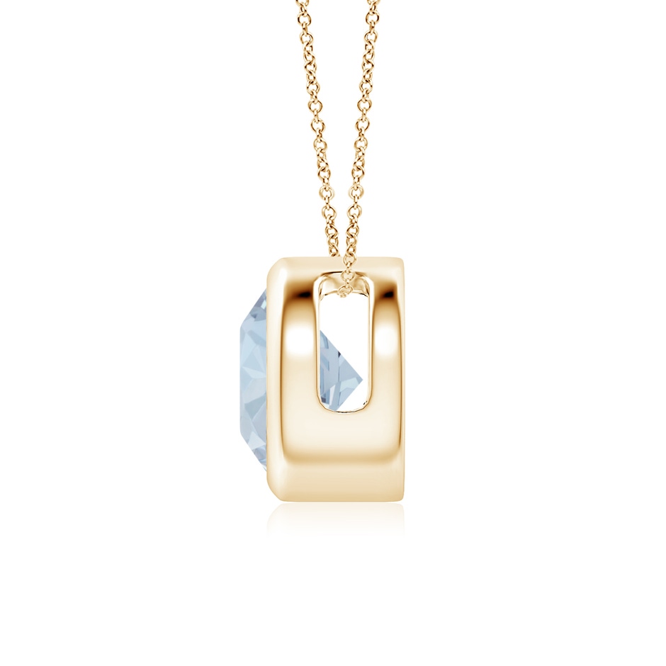 7mm A Bezel-Set Round Aquamarine Solitaire Pendant in Yellow Gold side 199