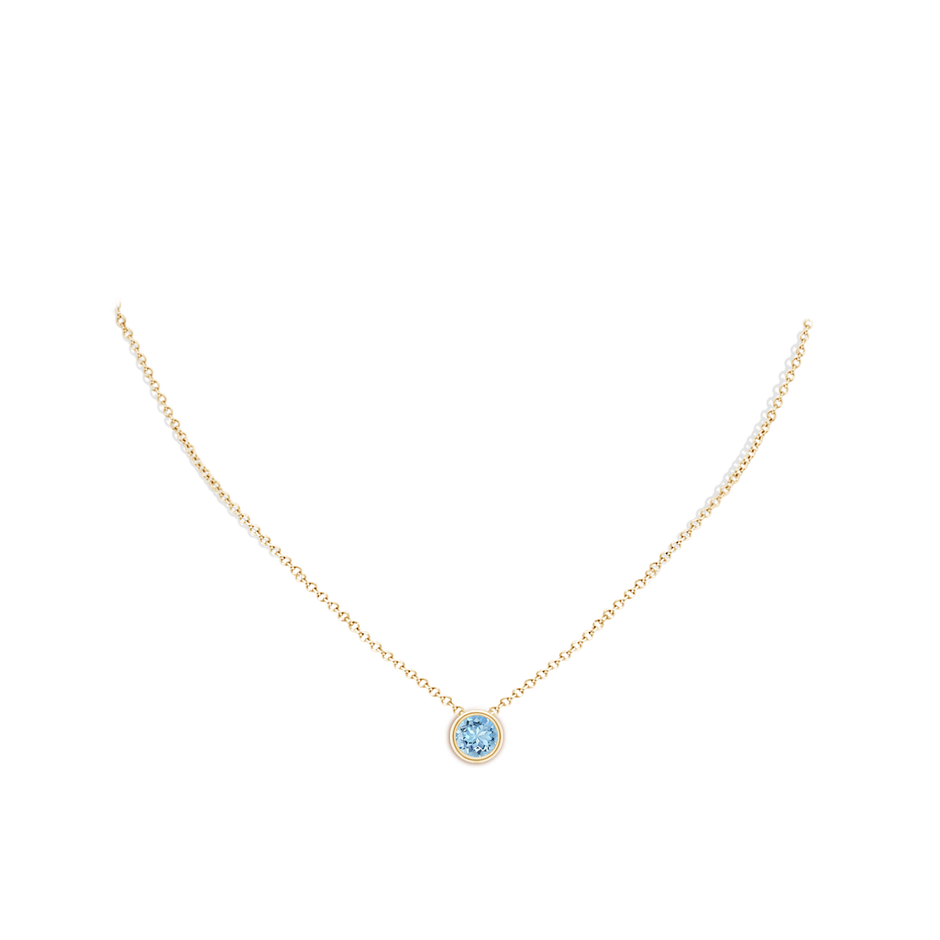 7mm AAAA Bezel-Set Round Aquamarine Solitaire Pendant in Yellow Gold pen