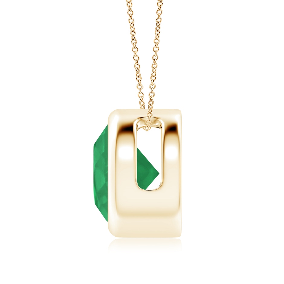 9mm A Bezel-Set Round Emerald Solitaire Pendant in Yellow Gold side 199