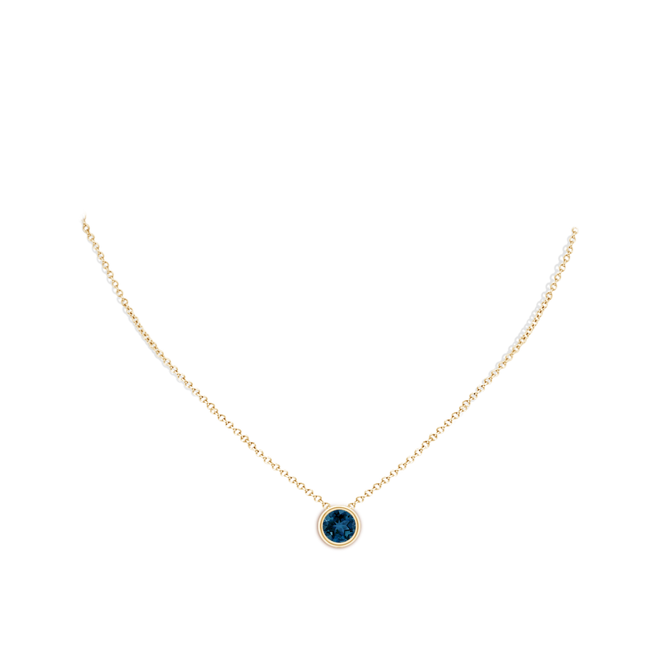 8mm AAA Bezel-Set Round London Blue Topaz Solitaire Pendant in Yellow Gold pen
