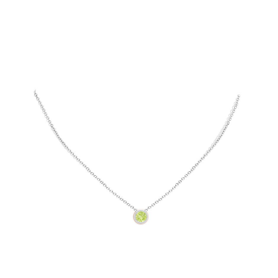 6mm A Bezel-Set Round Peridot Solitaire Pendant in S999 Silver pen