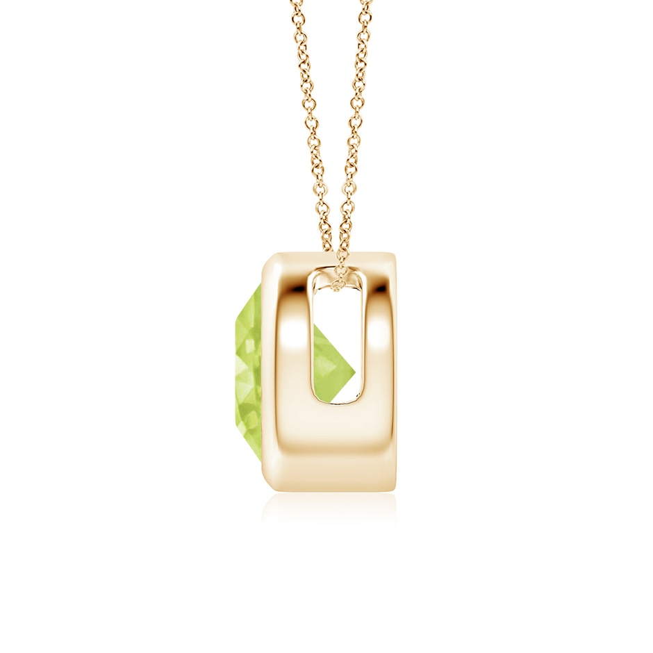 7mm A Bezel-Set Round Peridot Solitaire Pendant in Yellow Gold side 199