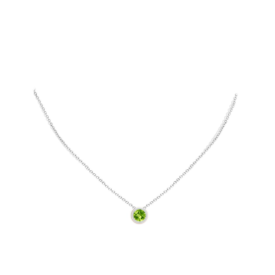 7mm AAA Bezel-Set Round Peridot Solitaire Pendant in White Gold pen