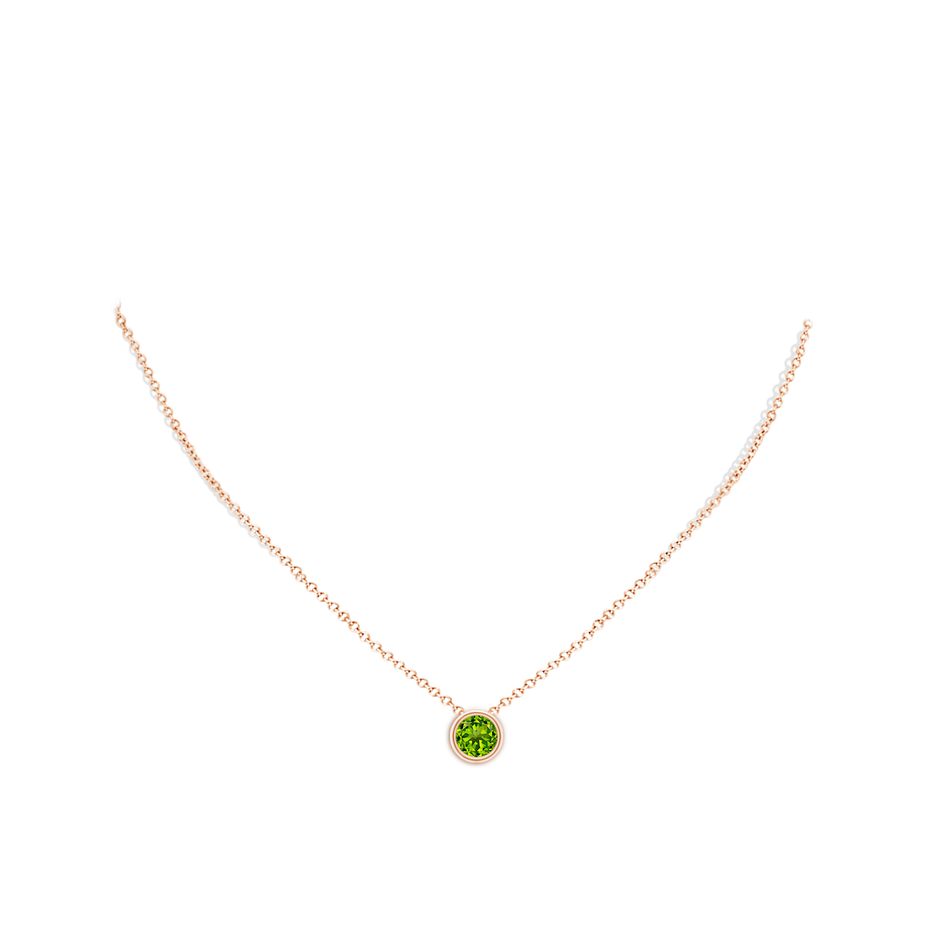 7mm AAAA Bezel-Set Round Peridot Solitaire Pendant in 18K Rose Gold pen