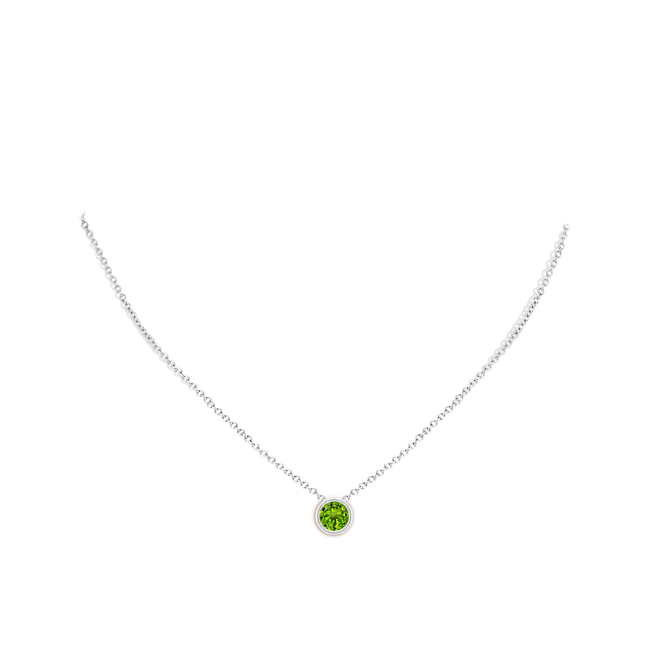 7mm AAAA Bezel-Set Round Peridot Solitaire Pendant in S999 Silver pen
