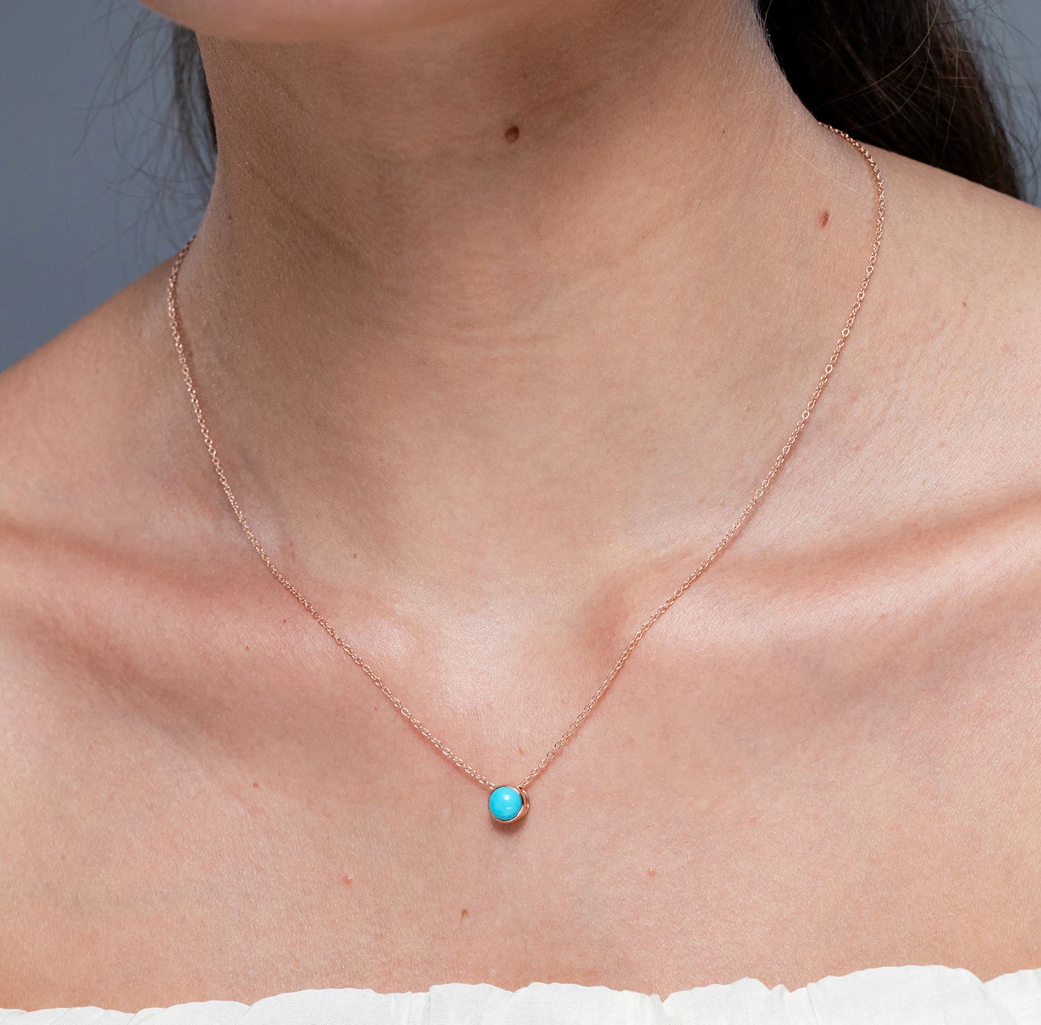 Angara Natural Turquoise Solitaire Pendant Necklace for Women, Girls in 14K Yellow Gold (Grade-AAA | 5mm) Jewelry Gift for Her | Birthday | We並行輸入
