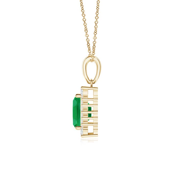 A - Emerald / 0.67 CT / 14 KT Yellow Gold