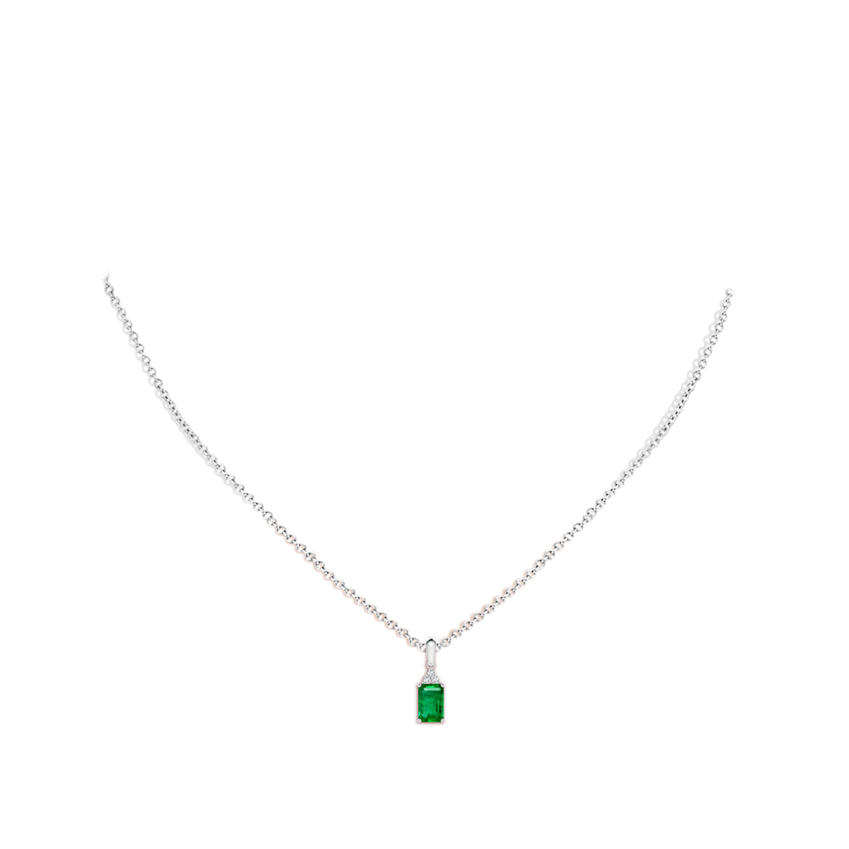 6x4mm AAA Emerald-Cut Emerald Pendant with Diamond Trio in S999 Silver pen