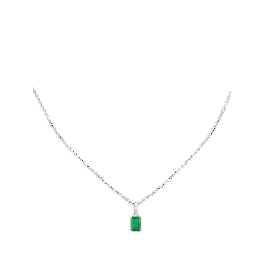 7x5mm A Emerald-Cut Emerald Pendant with Diamond Trio in S999 Silver pen