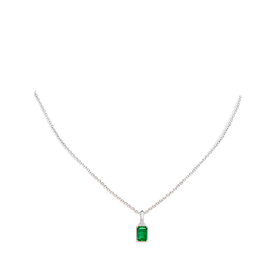 7x5mm AAA Emerald-Cut Emerald Pendant with Diamond Trio in P950 Platinum pen