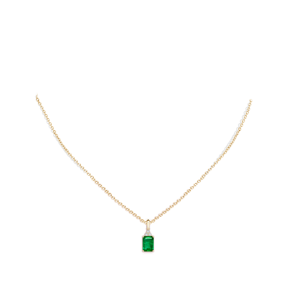 7x5mm AAA Emerald-Cut Emerald Pendant with Diamond Trio in Yellow Gold pen