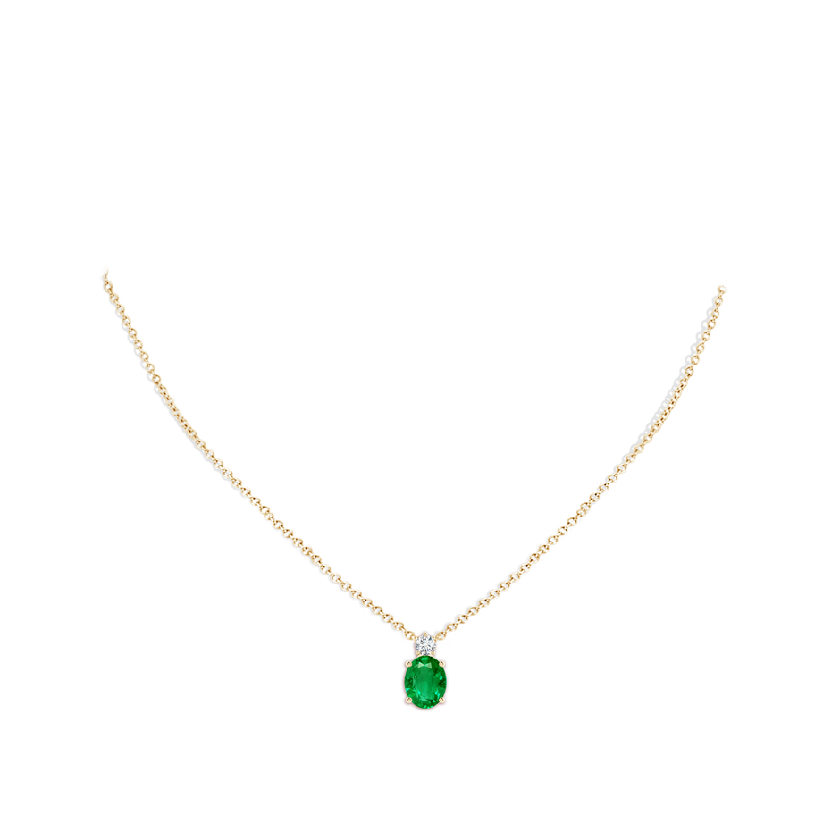10x8mm AAA Oval Emerald Solitaire Pendant with Diamond in Yellow Gold pen