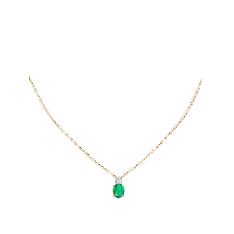9x7mm A Oval Emerald Solitaire Pendant with Diamond in Yellow Gold pen