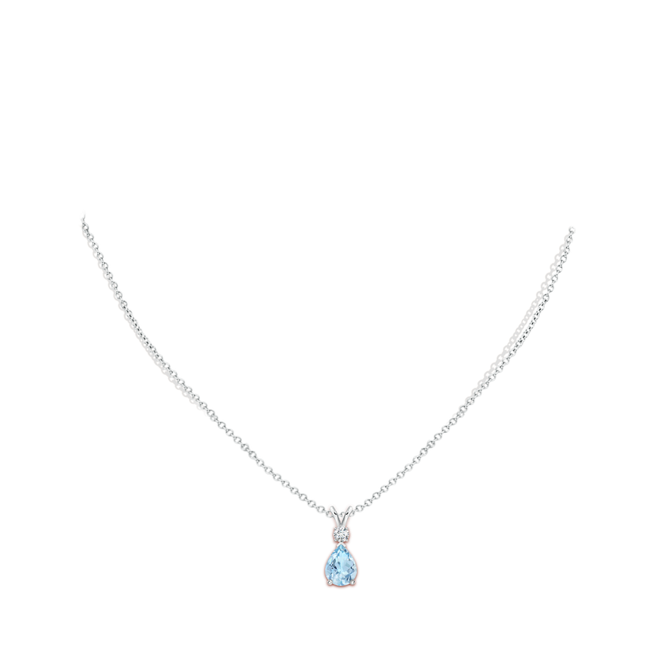 8x6mm AAA Aquamarine Teardrop Pendant with Diamond in White Gold pen