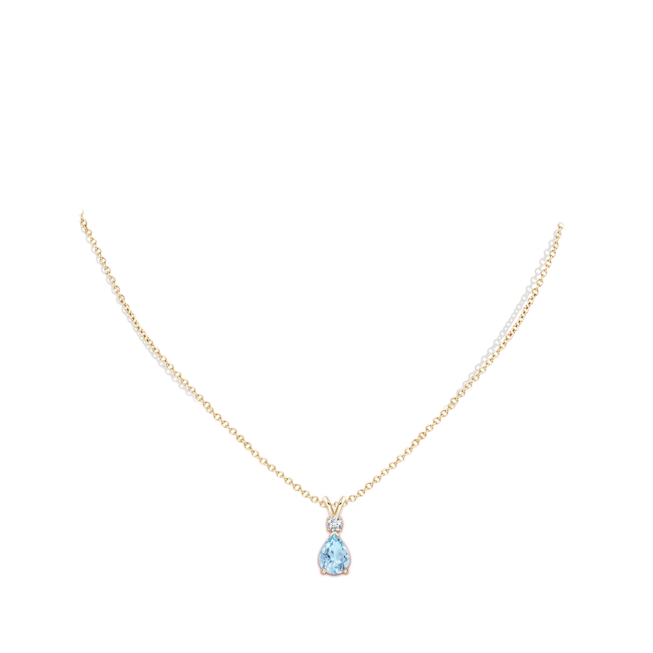 8x6mm AAA Aquamarine Teardrop Pendant with Diamond in Yellow Gold body-neck