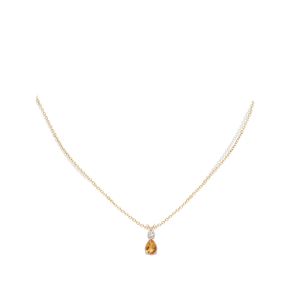 7x5mm A Prong-Set Citrine Teardrop V-Bale Pendant with Diamond in Yellow Gold pen