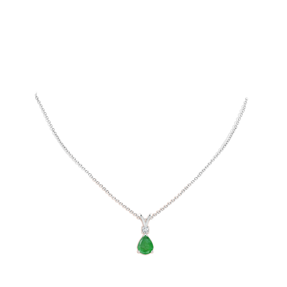 10x8mm A Prong-Set Emerald Teardrop V-Bale Pendant with Diamond in White Gold pen