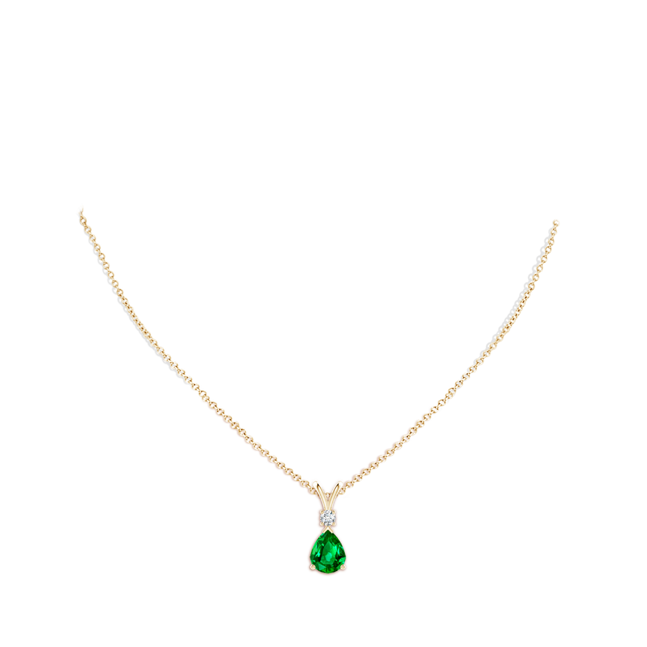 10x8mm AAAA Prong-Set Emerald Teardrop V-Bale Pendant with Diamond in Yellow Gold pen