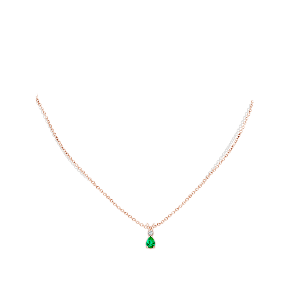6x4mm AAA Prong-Set Emerald Teardrop V-Bale Pendant with Diamond in 9K Rose Gold pen