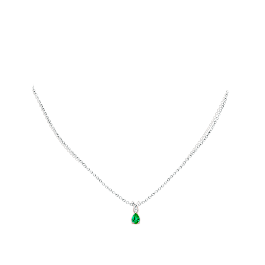 6x4mm AAA Emerald Teardrop Pendant with Diamond in White Gold pen