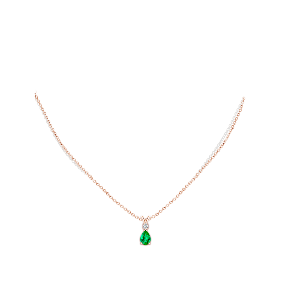 7x5mm AAA Prong-Set Emerald Teardrop V-Bale Pendant with Diamond in Rose Gold pen