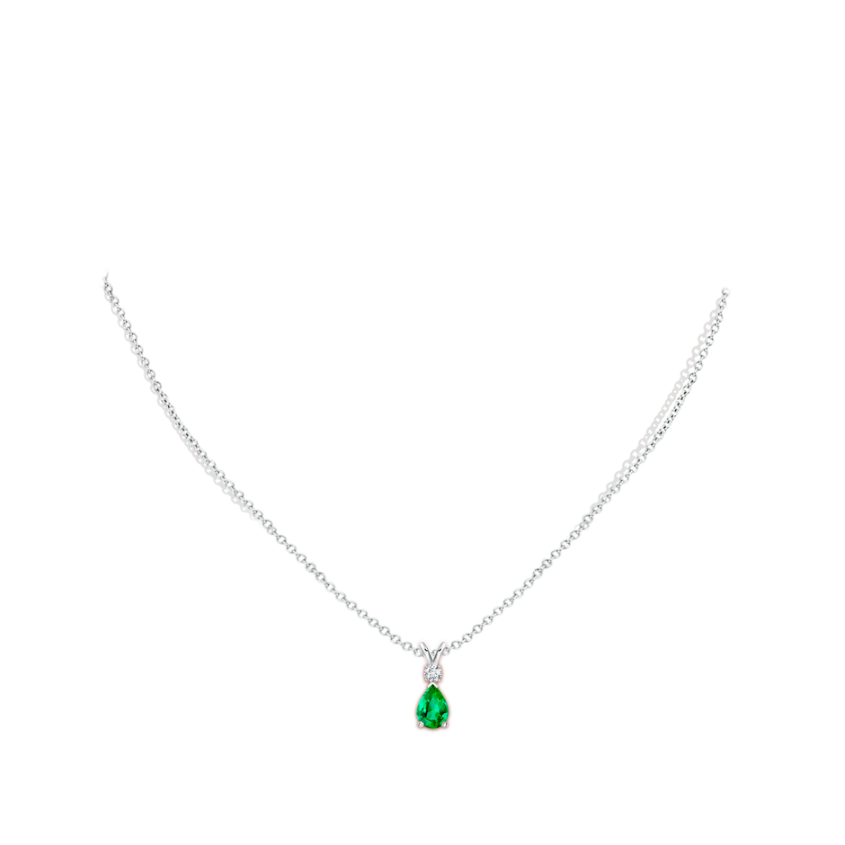 7x5mm AAA Prong-Set Emerald Teardrop V-Bale Pendant with Diamond in White Gold pen