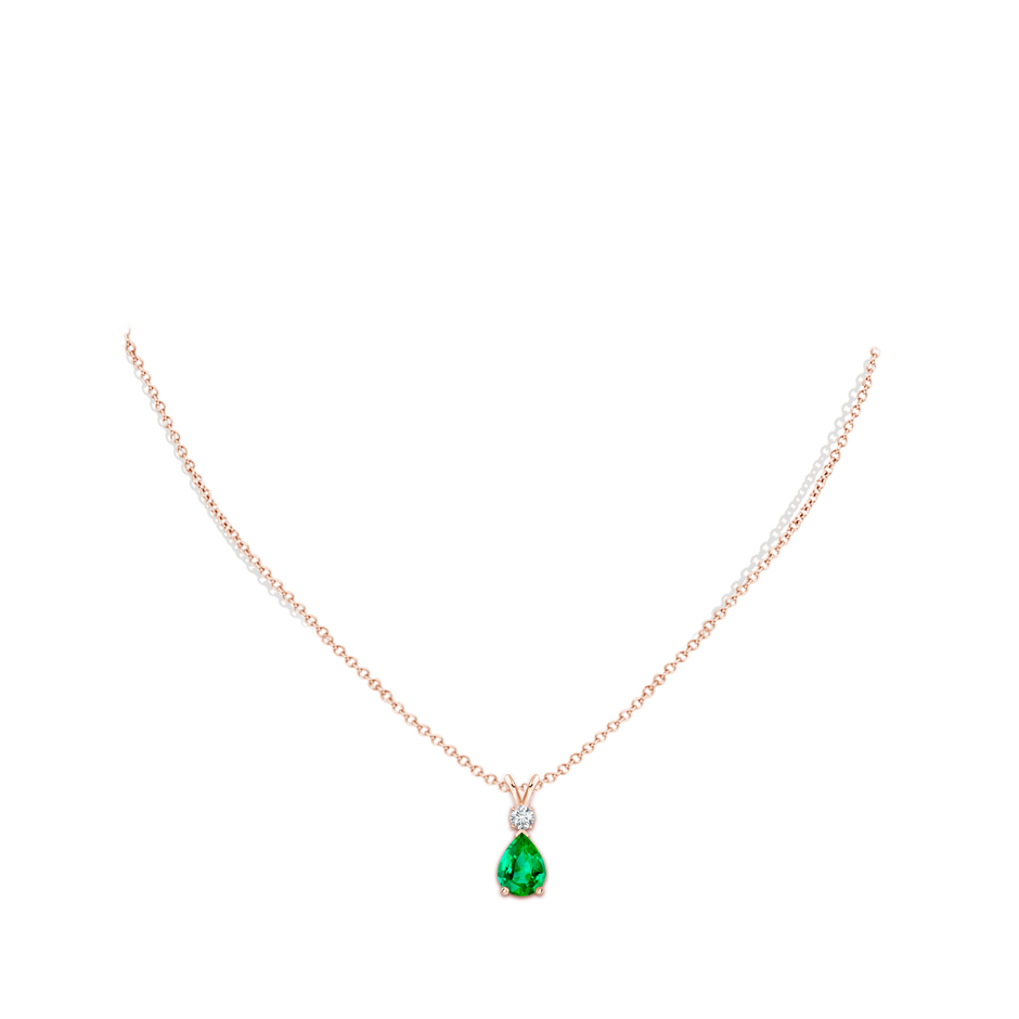 8x6mm AAA Prong-Set Emerald Teardrop V-Bale Pendant with Diamond in Rose Gold pen